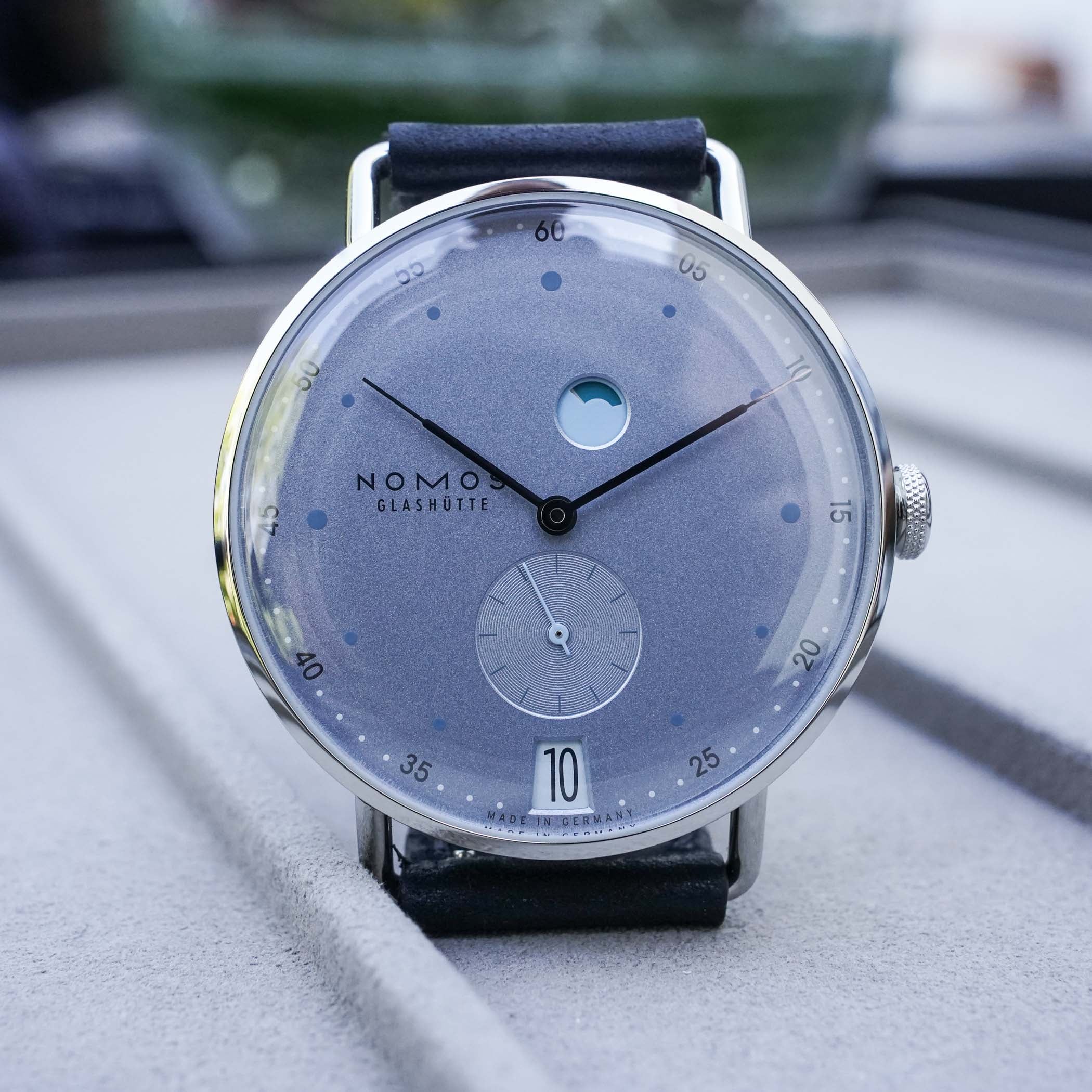 Nomos Metro Date Power Reserve - photo